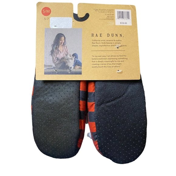 Rae Dunn Women's Cozy Christmas Mama Bear Slippers Black/Red plaid Size S/M(5-7) - Picture 4 of 4